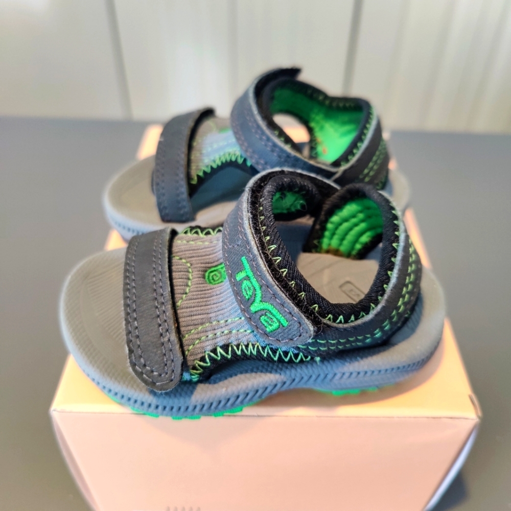 Teva Kids Psyclone XLT Size 2&3